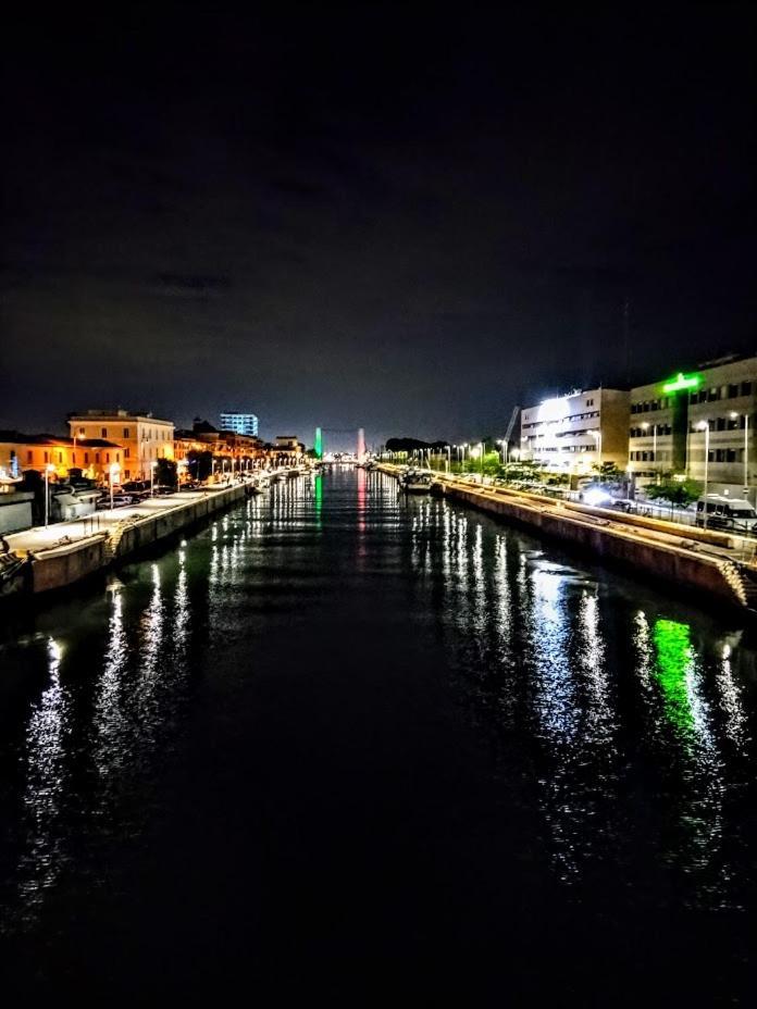Chic Lägenhet Fiumicino Exteriör bild
